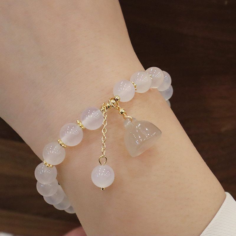 White Agate Bracelet with Lotu - Vintage Fashion Tiktok recension och pris