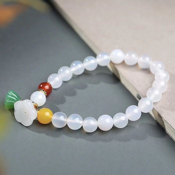 White Agate Bracelet with Lotu - Vintage Fashion Tiktok recension och pris