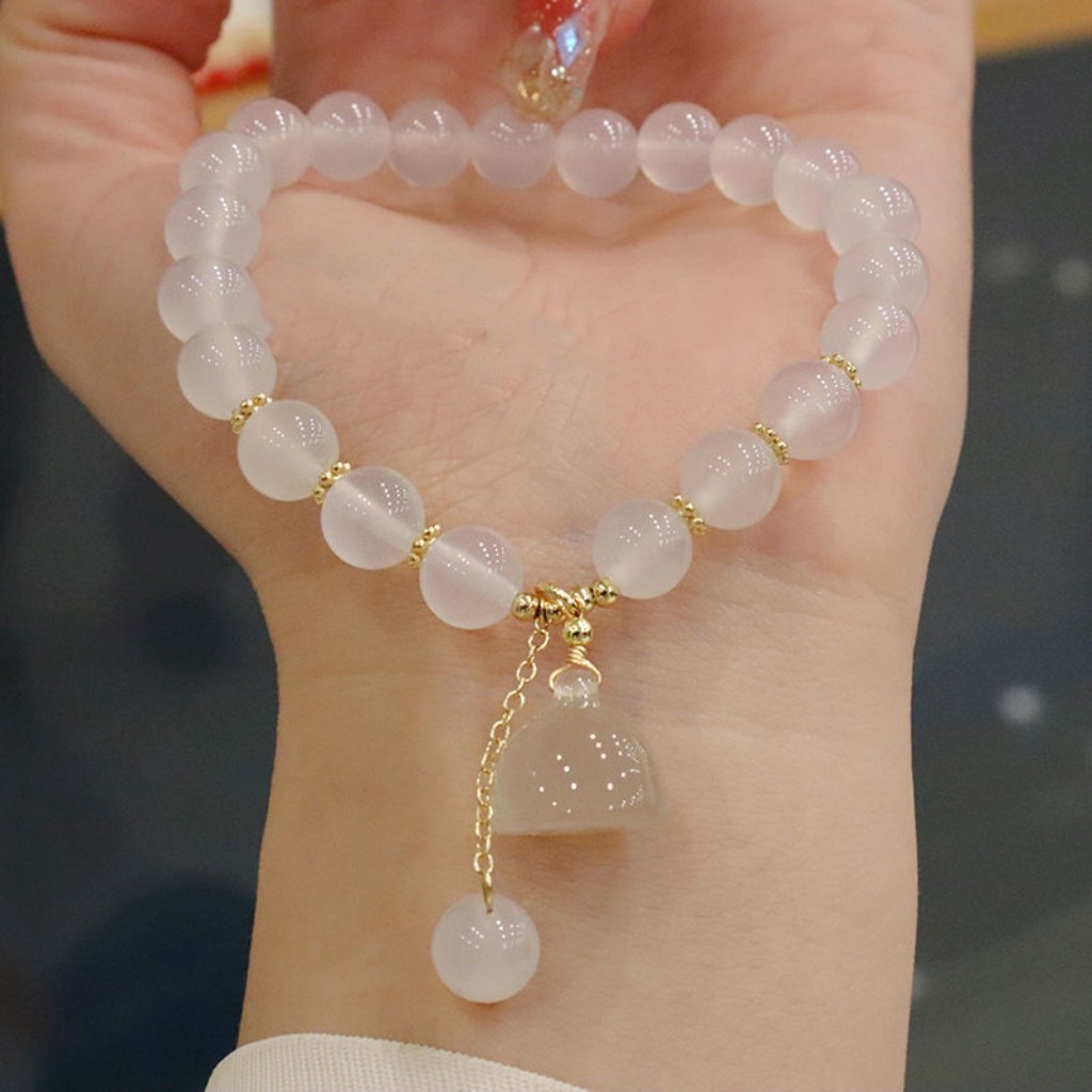 White Agate Bracelet with Lotu - Vintage Fashion Tiktok recension och pris
