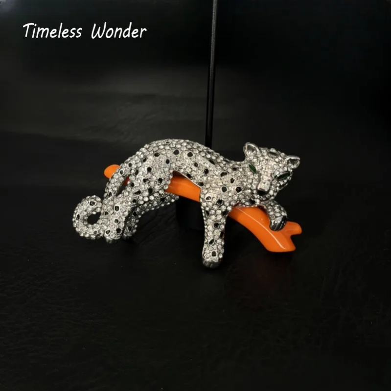 Timeless Wonder Fancy Enamel Z - Vintage Fashion Runway recension och pris