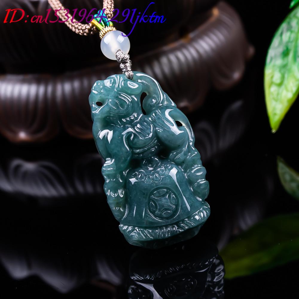 Burmese Jadeite Pixiu Pendant  - Vintage Fashion And Design recension och pris