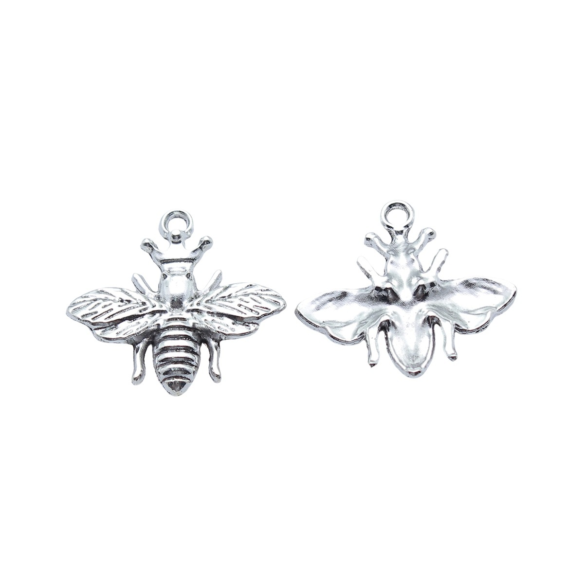 Queen Bee Charm Insect Pendant - Vintage Fashion Stores recension och pris